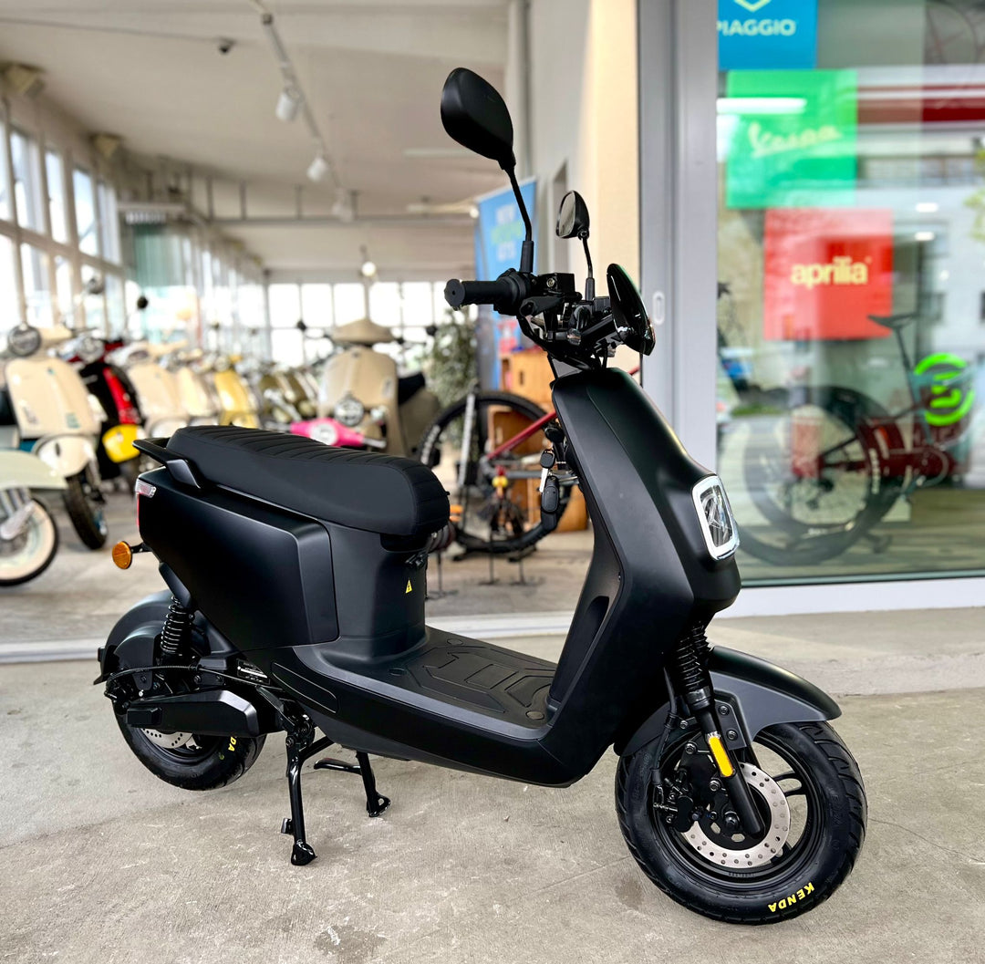 e roller mit pedalen Zippy Elektroroller Zürich – günstiger E-Scooter mit Bosch Motor – EMotorino